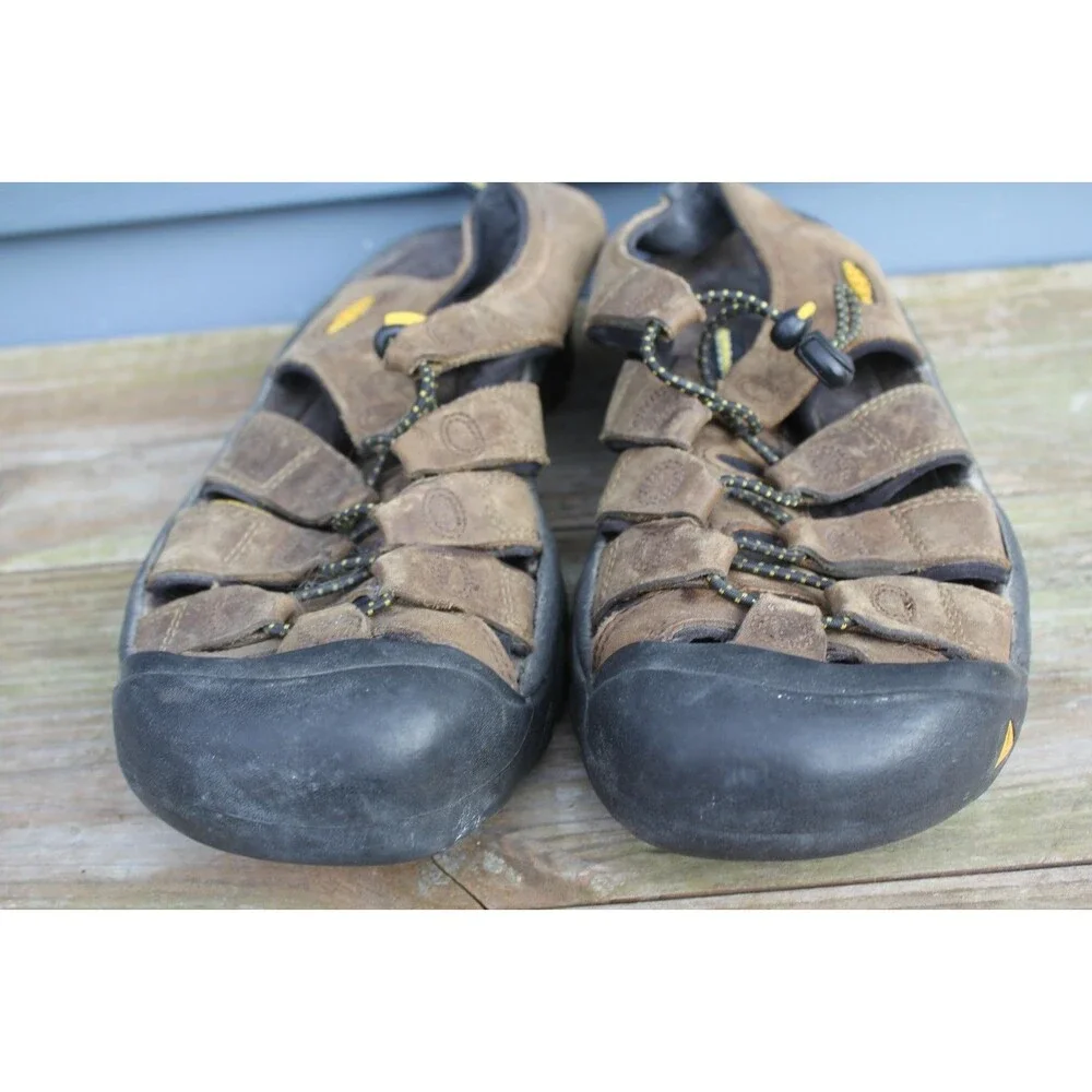 KEEN Very Nice Sandals Mens/Womens Sz 9 Brown Leather Fisherman Outdoor Hiking